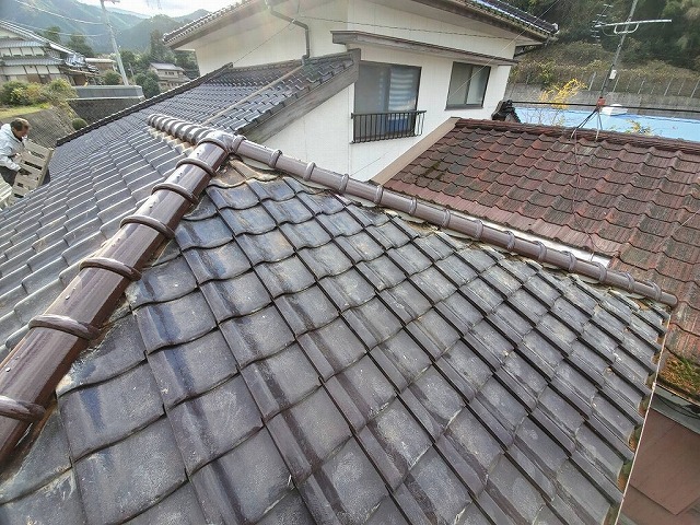 釉薬瓦の屋根
